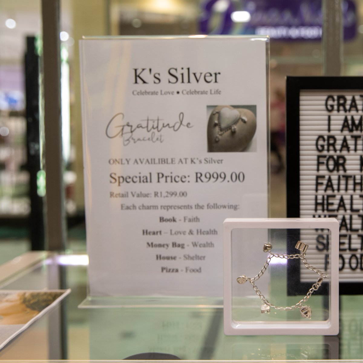 canal_walk's tweet photo. #FEMALEFEATURE | #KsSilver, a retailer of silver jewellery was est. by Khadijah in 2008. π
Her Sterling Silver Gratitude Bracelet is her signature piece & symbolises the resilience of women.
Find Kβs Silver inside Market Lane, Lower Level.
#CanalWalk #HaveItAll #FemaleFeature https://t.co/xzQXmy3508