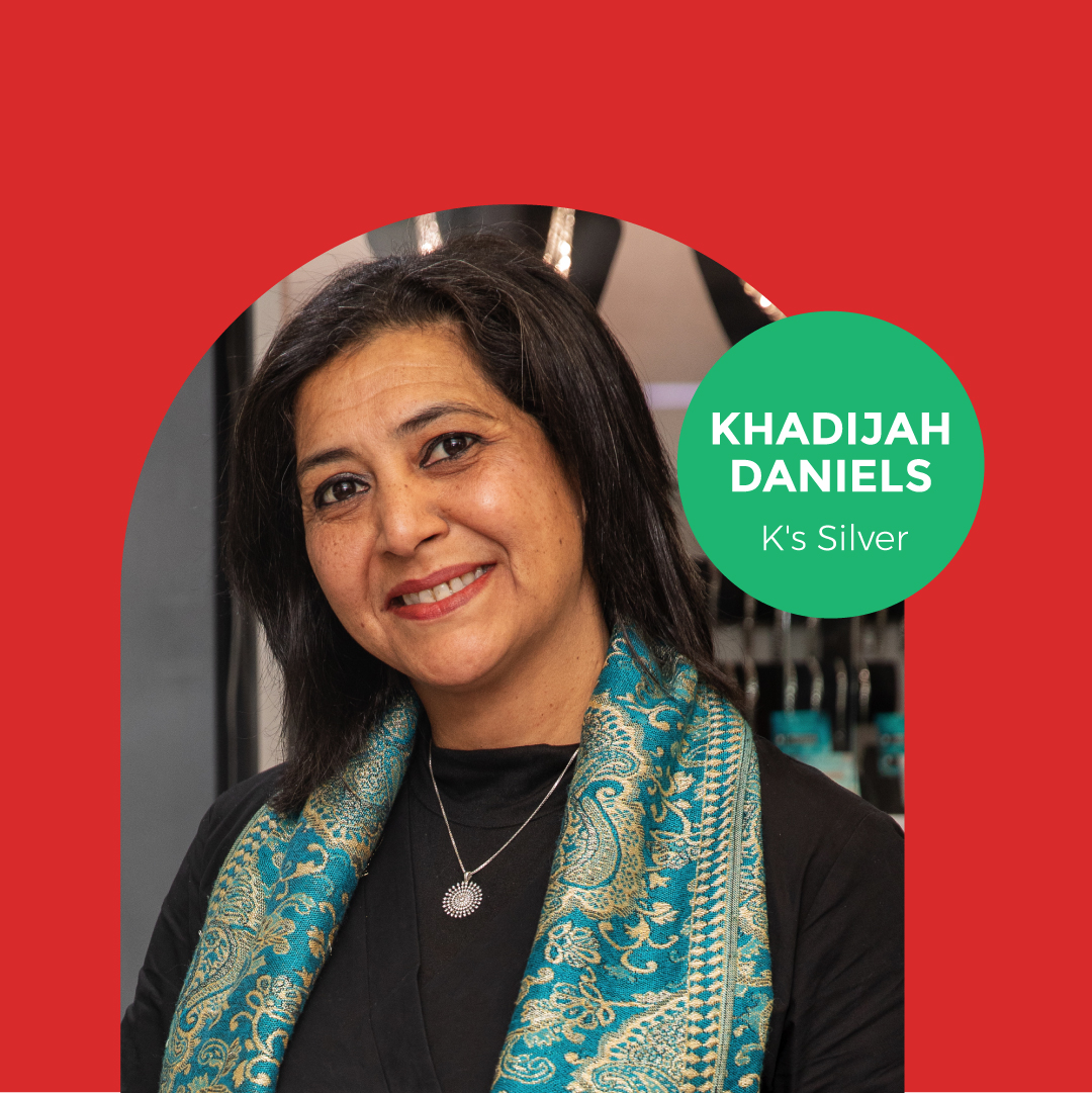 canal_walk's tweet photo. #FEMALEFEATURE | #KsSilver, a retailer of silver jewellery was est. by Khadijah in 2008. π
Her Sterling Silver Gratitude Bracelet is her signature piece & symbolises the resilience of women.
Find Kβs Silver inside Market Lane, Lower Level.
#CanalWalk #HaveItAll #FemaleFeature https://t.co/xzQXmy3508