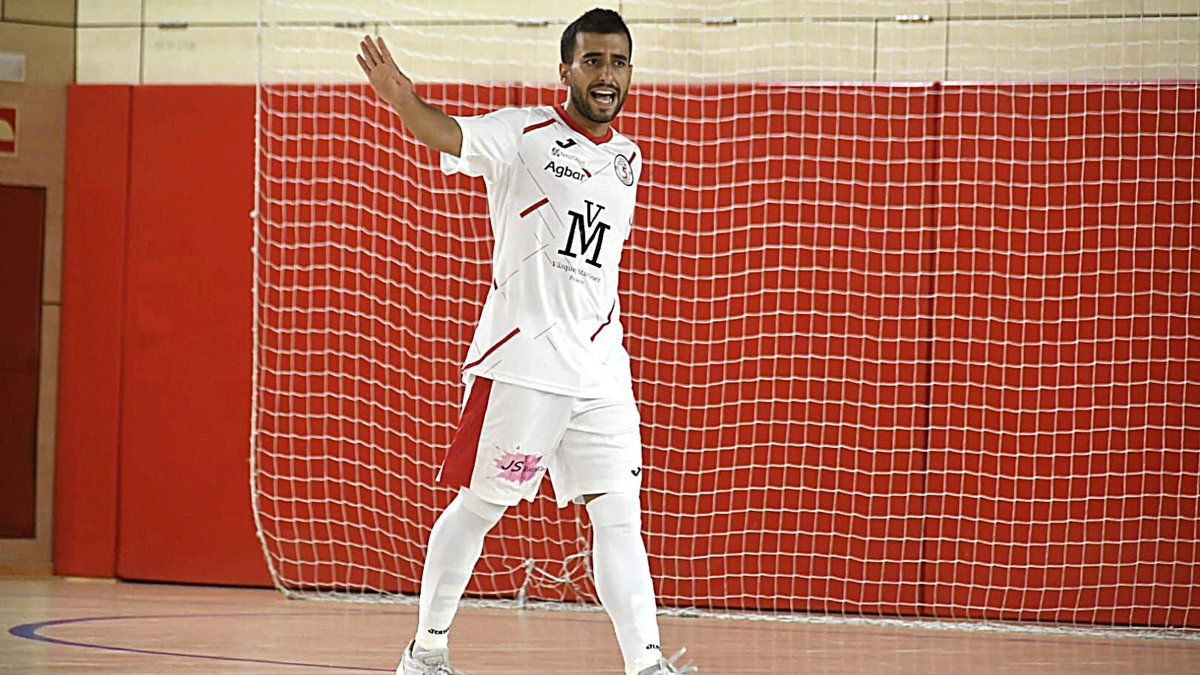 ProneoSports's tweet photo. 👋🏻 ¡Ya luce!
⚪🔴 @rbermusell 

#ProneoSports #ProneoFutsal https://t.co/11PylV6VmH