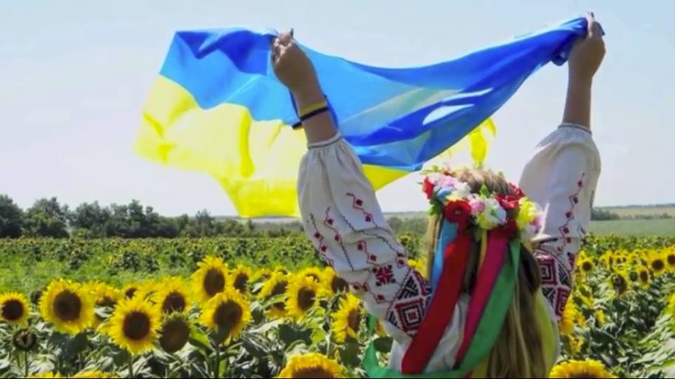 Today, Ukrainians in the UK will celebrate Ukrainian Independence Day, six months on from Russia’s invasion.

Your community can show support by flying the Ukrainian flag, sharing relevant videos &amp; local Ukrainian stories online, and using #SunflowersForUkraine on your posts.