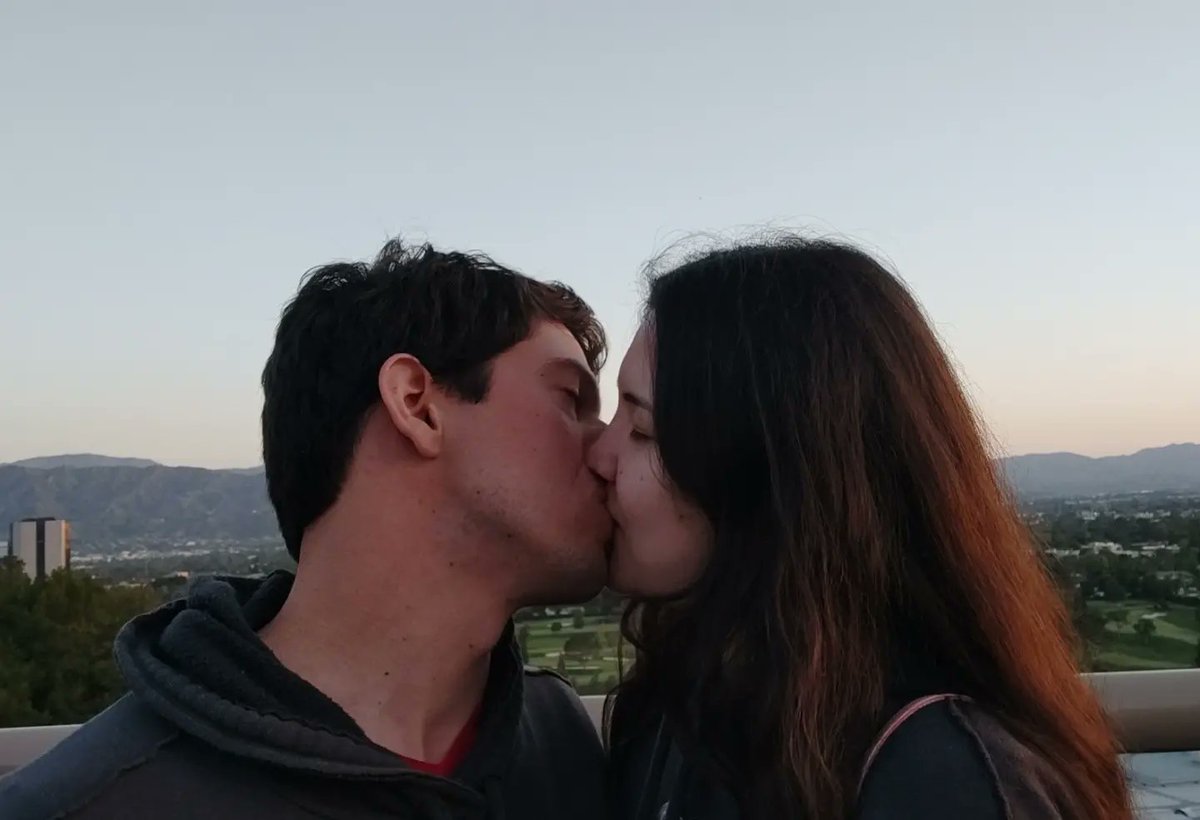 I'm laaaaaate but happy anniversary my sweet sweet gnon <a href="/OkamiBW/">Okami</a> 🥰 happydge ☺️🎮🌸