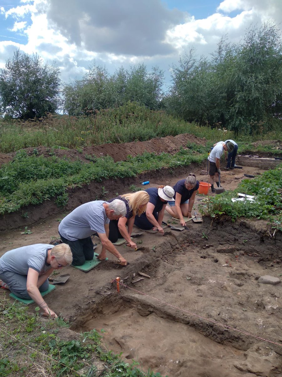 JKcomarc's tweet image. A group of Occupational therapists from Wakefield visited us at the Skipwith Moated Site dig yesterday, as part of their team away day. It was great to have them! Let us know if your team might be interested in visiting a site, learning about it and about what goes on.