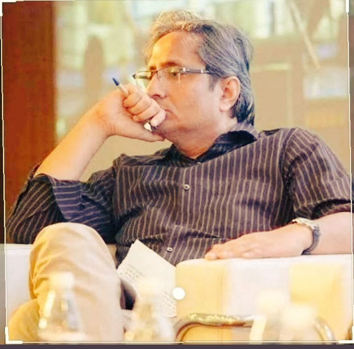 अडानी द्वारा NDTV ख़रीदे जाने के बाद सोच में डूबा होगा ये सच का सिपाही 🤔🤔