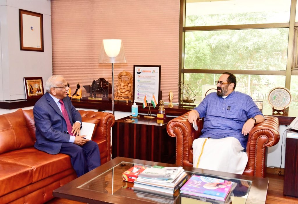 Dr. Harshad Mehta, President & CEO #SiliconPower called on me at my office @GoI_MeitY today. @Semicon_India