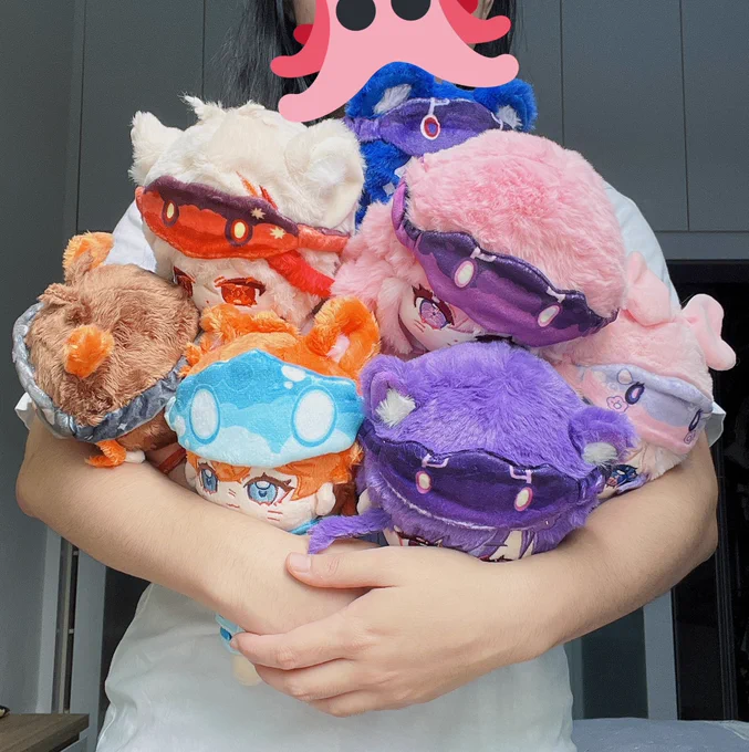 Me trying to have us all in one family photo but failing and then deciding to separate my kids into different photos I love them so much I can't wait for you all to have them in your home!! 