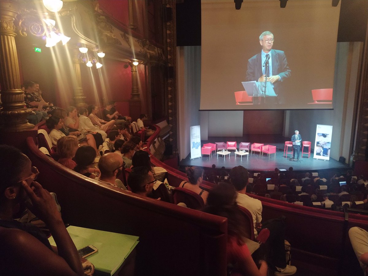 academielyon's tweet photo. Accueil ce matin par @DugripOlivier des nouveaux personnels enseignants, CPE, PsyEN, inspecteurs et Perdir aux @celestins

Une 1ère journée d’accueil et de formation pour une entrée sereine dans leurs fonctions au service de la réussite de tous les élèves 

Bonne rentrée à tous ! https://t.co/F2wxMCbu4Q