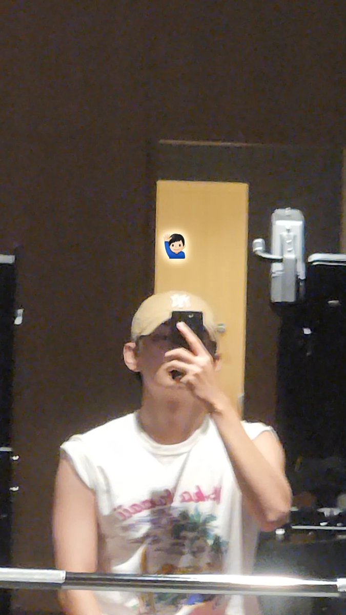 taeluvlis's tweet photo. 𝗧𝗵𝘃 - 𝟷𝟿.𝟶𝟾.𝟸𝟶𝟸𝟸

#BTS #방탄소년단 #BTSV #뷔 #V #KIMTAEHYUNG #김태형 #TAEHYUNG #태형 #thv #kth #TAETAE https://t.co/CDJcu2vDti