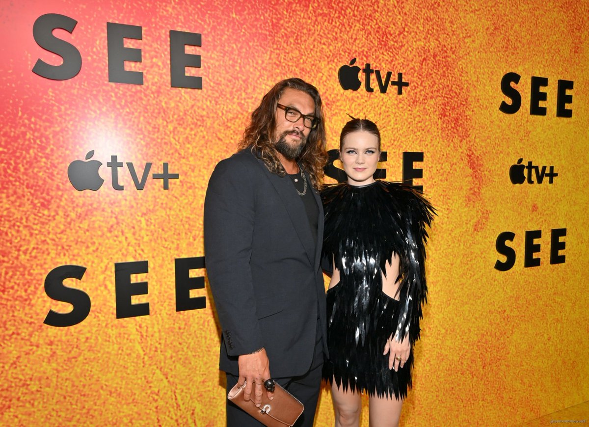 Jason_Momoa_Net's tweet photo. Tonight was the red carpet premiere for the third season of See!! The first episode airs on August 26!
Gallery/Videos: “See” Season 3 Premiere
https://t.co/PGltz6TDt5
#JasonMomoa #See #SeeS3 #BabaVoss
#Aquaman #DC #Dune https://t.co/iRJMiCJnvd