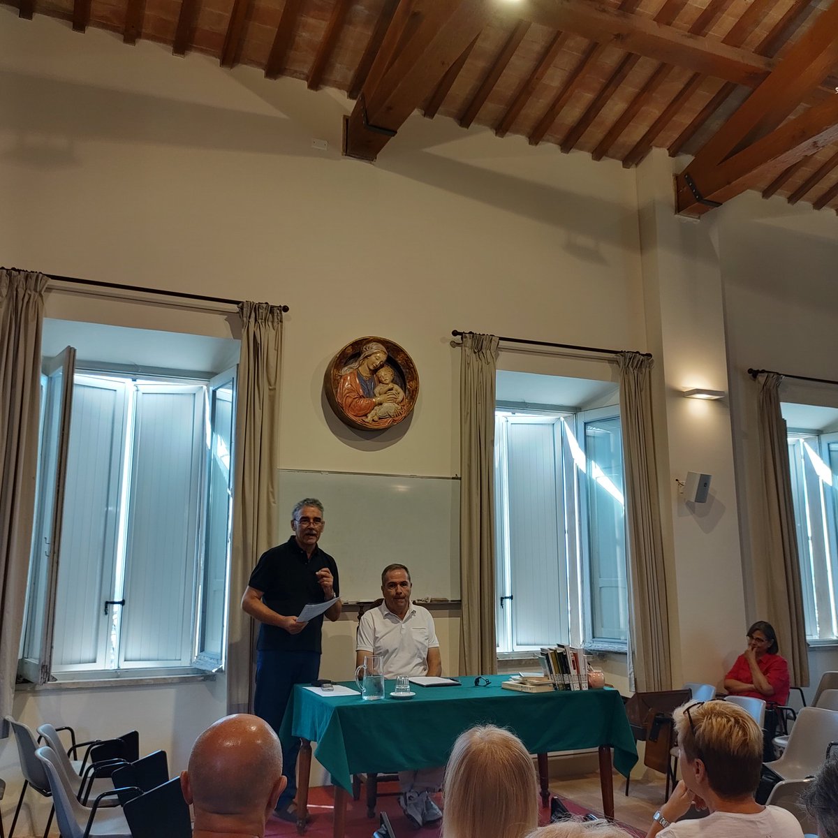 pietrorabitti's tweet photo. Incontro col filosofo Roberto Mancini. La comunità di Matteo, dalla Legge al Vangelo. #montefano https://t.co/rWGbGMFVdF
