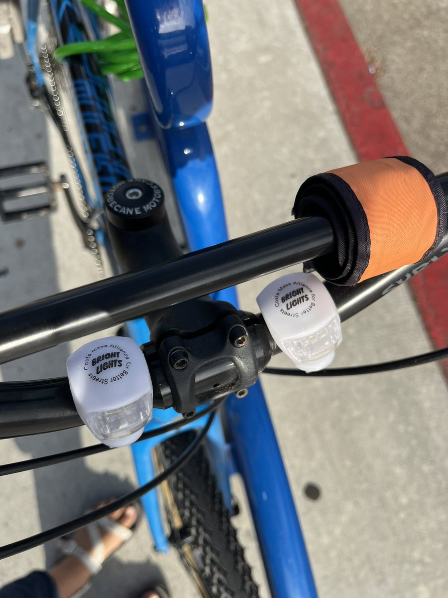 We’re getting ⭐️ BRIGHT LIGHTS ⭐️ on every bike in @cityofcostamesa thanks to @cmbetterstreets &amp; @gohumansocal! We’re working every day to make the city safer and more fun for everyone on our streets!  Next distribution is Thu 5-7pm at Harbor &amp; Victoria. 🙌🏽