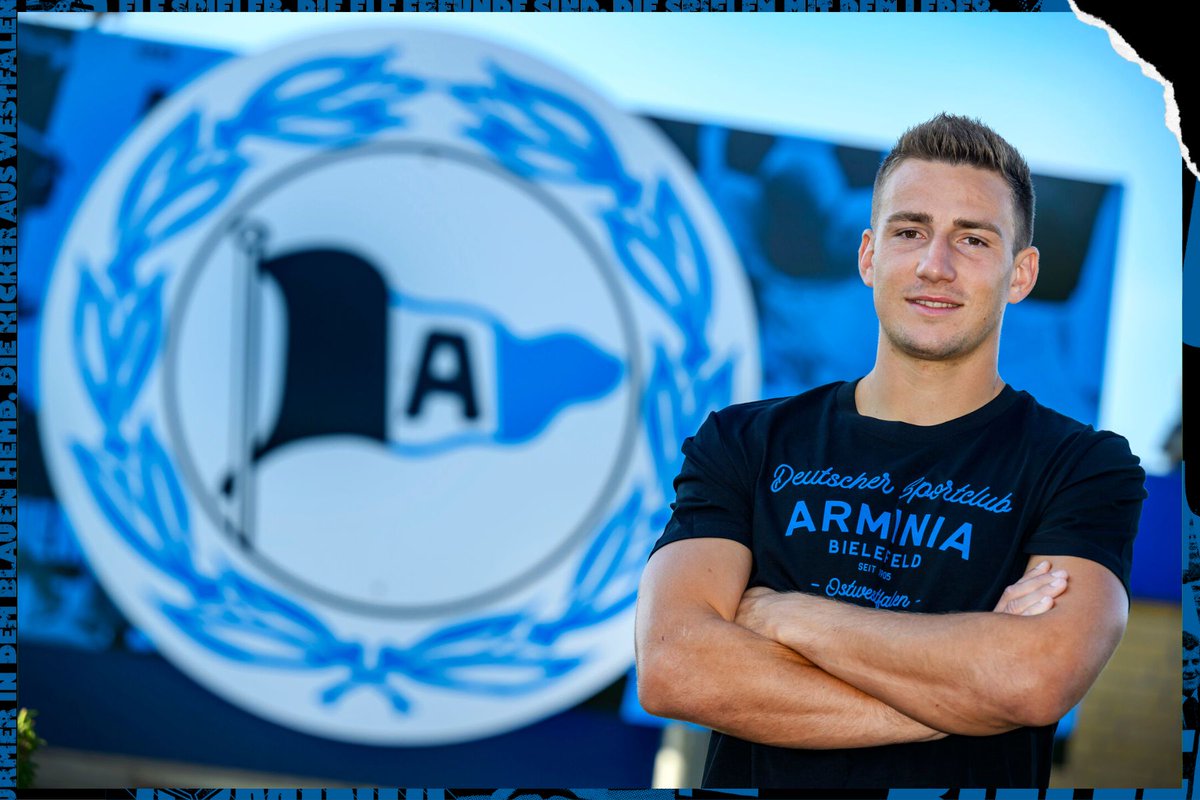 arminia's tweet photo. Wir verpflichten Martin Fraisl! 📝
Der 29-jährige ist vergangene Saison mit dem FC Schalke in die Bundesliga aufgestiegen und war zuletzt vertragslos.
Bei uns wird Martin mit der Nummer 3⃣3⃣ auflaufen.
Herzlich Willkommen in Bielefeld! 🥳
#immerdabei https://t.co/UkUD7Hnair