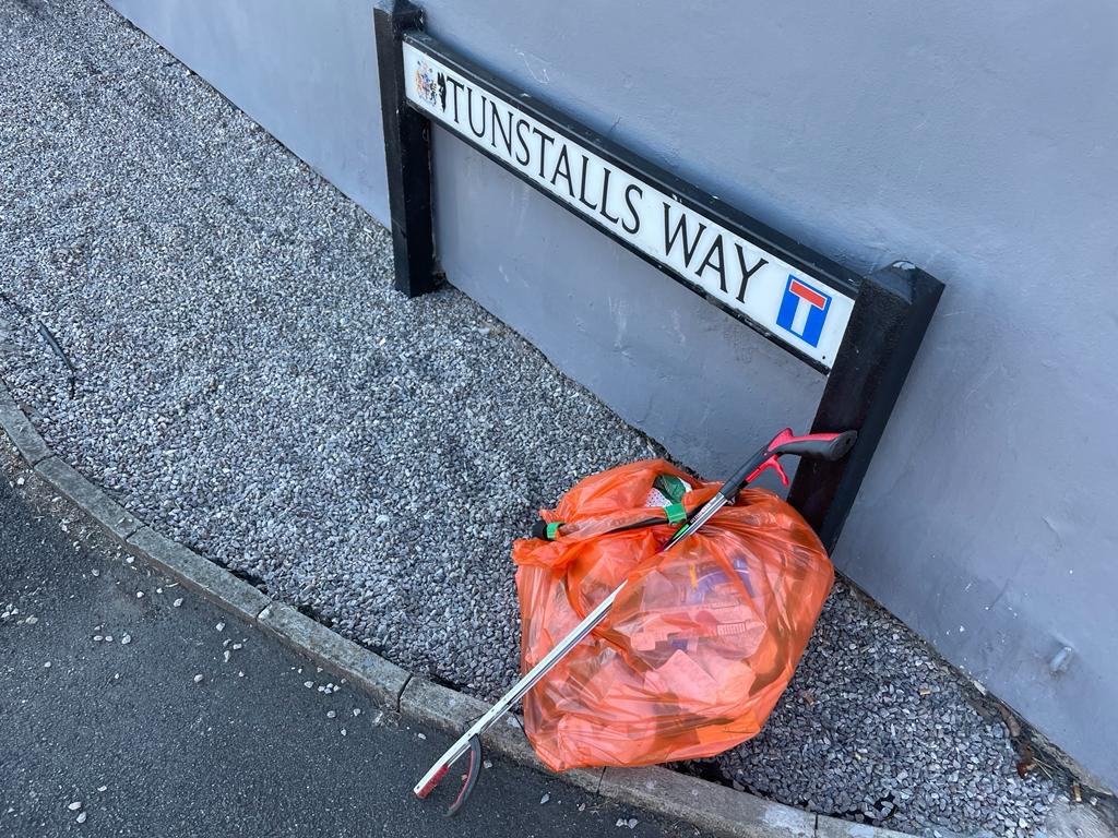 Off again 🚮 <a href="/sthelenscouncil/">St Helens Borough Council</a> <a href="/KeepBritainTidy/">Keep Britain Tidy</a> #BPCworkingforyou