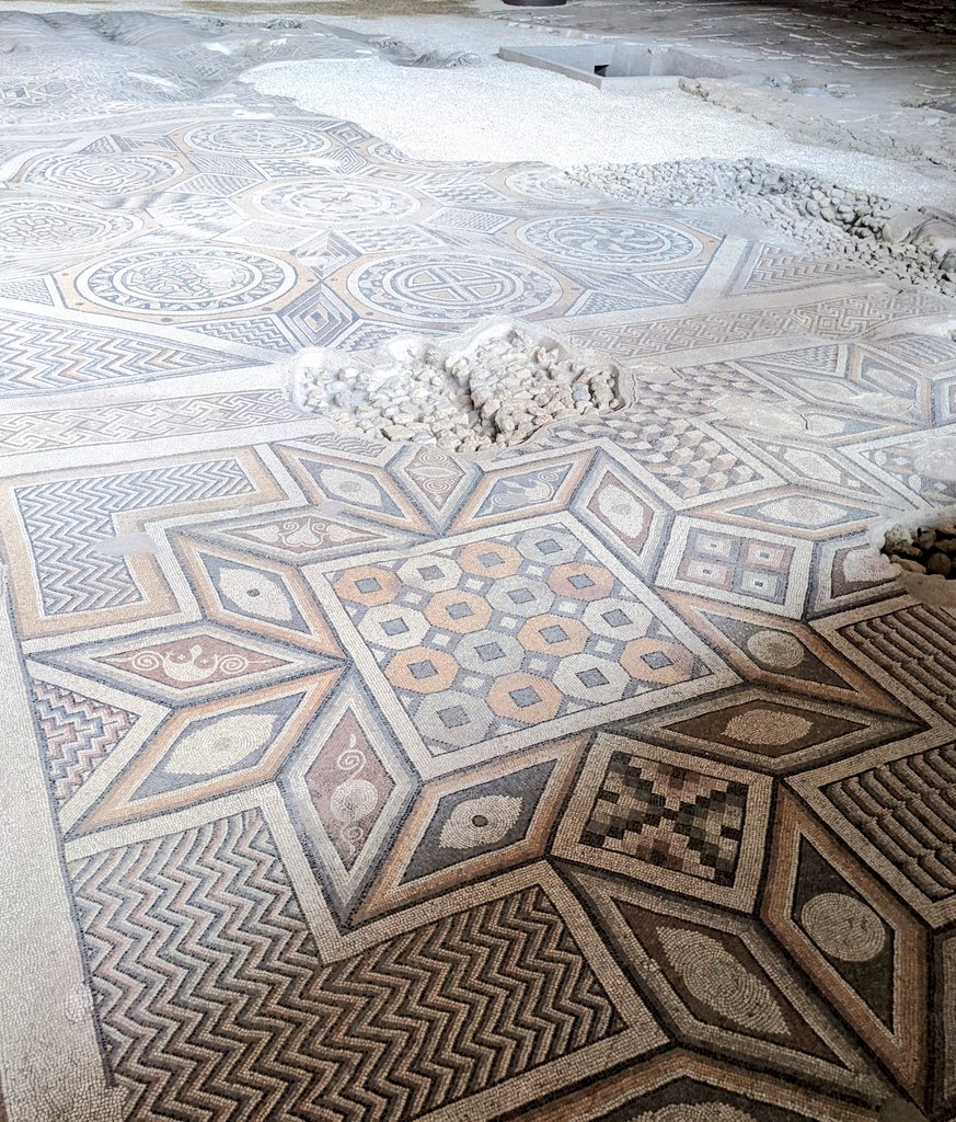 5- Büyük zemin mozaiği.
#Archaeology #muzeotel