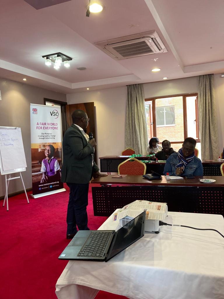 VSOKenya's tweet photo. "Youth should engage in the Climate Change governance structures both at national level and local level" @oindoisaac1 

@AYICC_Kenya @Ywcakenya @OpenSocietyEA  @UNFCCC @artspace254 @arin_africa @AGNESAfrica1 @nairobi_ysd https://t.co/1uMVBfDr7z