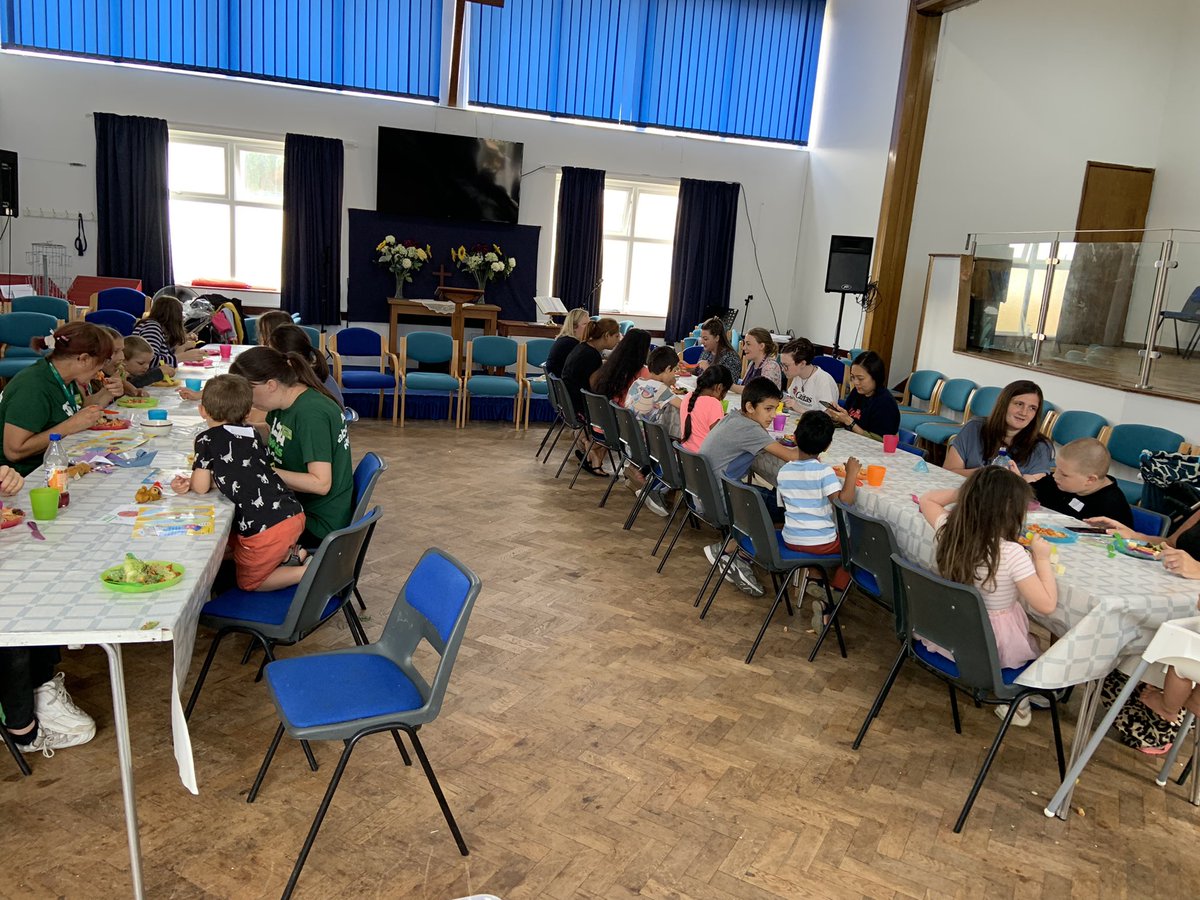 JadeconnieX's tweet photo. #goodgrubclub 🤩
This weeks session flowed really well and relaxing �� 
Vegetable cheesy pasta with salad tossed in white vinegar sauce with oat biscuits for pudding 😋 🥗 🍪 🍝 
with @CityCateringSou and @abrigroup #fightingholidayhunger#communityproject#healthyeating#support https://t.co/CDqAVudMCF