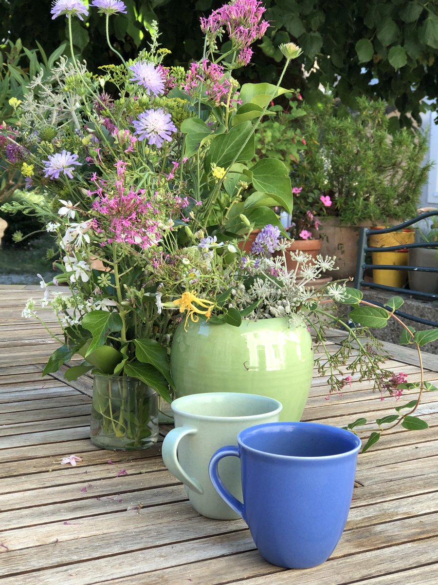 stephenkeeler's tweet photo. @Höganäs This could be your ad for the best coffee mugs in the world. #Grez-sur-Loing #Swedishceramics #Breakfastcoffee #LabelleFrance https://t.co/yU4DRWRnVV