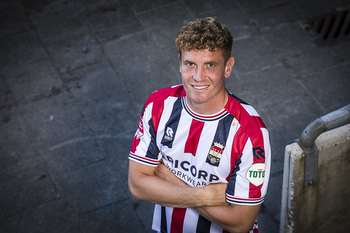 supclubwII's tweet photo. Willem II versterkt zich met oud-bekende centrumverdediger Wessel Dammers. De 27-jarige Rotterdammer speelde vorig seizoen al een halfjaar op huurbasis voor de Tricolores en tekent nu een contract tot 2025. Welkom terug, Wessel!
Foto’s: Toin Damen
#SCWillemII #SCWII https://t.co/Fjlc2cOkSB
