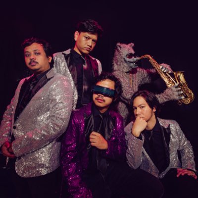 LNFrequency's tweet photo. #NewProfilePic by @artherockshow
#Diskografi #LateNightFrequency #MrWolf https://t.co/aDIhdkMDKU