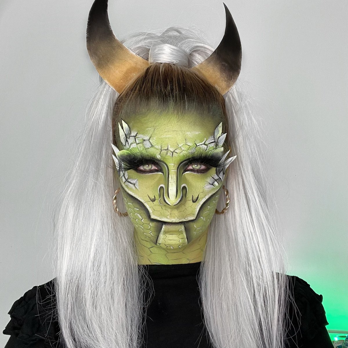jaimeleighfx_'s tweet photo. d  r a c a r e y s 🐉
•
@NYXCosmetics_UK epic ink liner
@EldoraEyelashes B802
@mehronmakeup @MehronUK clown white paint
•
#thehouseofthedragon #GameOfThrones #makeupartist https://t.co/dqaZ7IxTGi