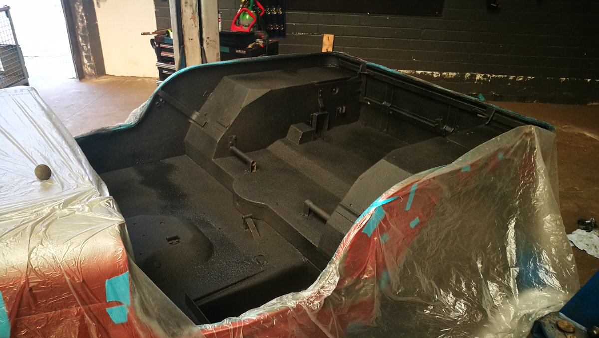 LEMA_Garage's tweet photo. Weiter geht's!
Die Struktur im Innenraum muss wieder hergestellt werden. 😁

#jeep #hotchkiss #restauration #oldtimer #kfz #kfzwerkstatt #karosserie #karosseriebau #engelskirchen #lemagarage https://t.co/qOZZHSdgTF