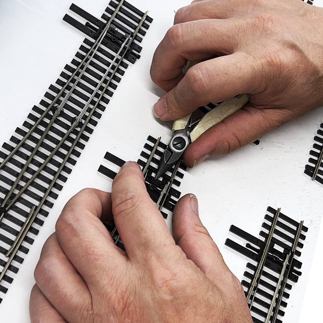 Pecorama's tweet photo. TODAY! At Pecorama...You can build your very own FREE Pecorama Wagon +PLUS see how PECO Model Railway's track points are assembled in a live manufacturing demonstration...Any &amp; all donations welcomed &amp; to go to Hospiscare

#DaysOutDevon
#FunForTheKids
#FunForTheFam https://t.co/69E1zCmBEN