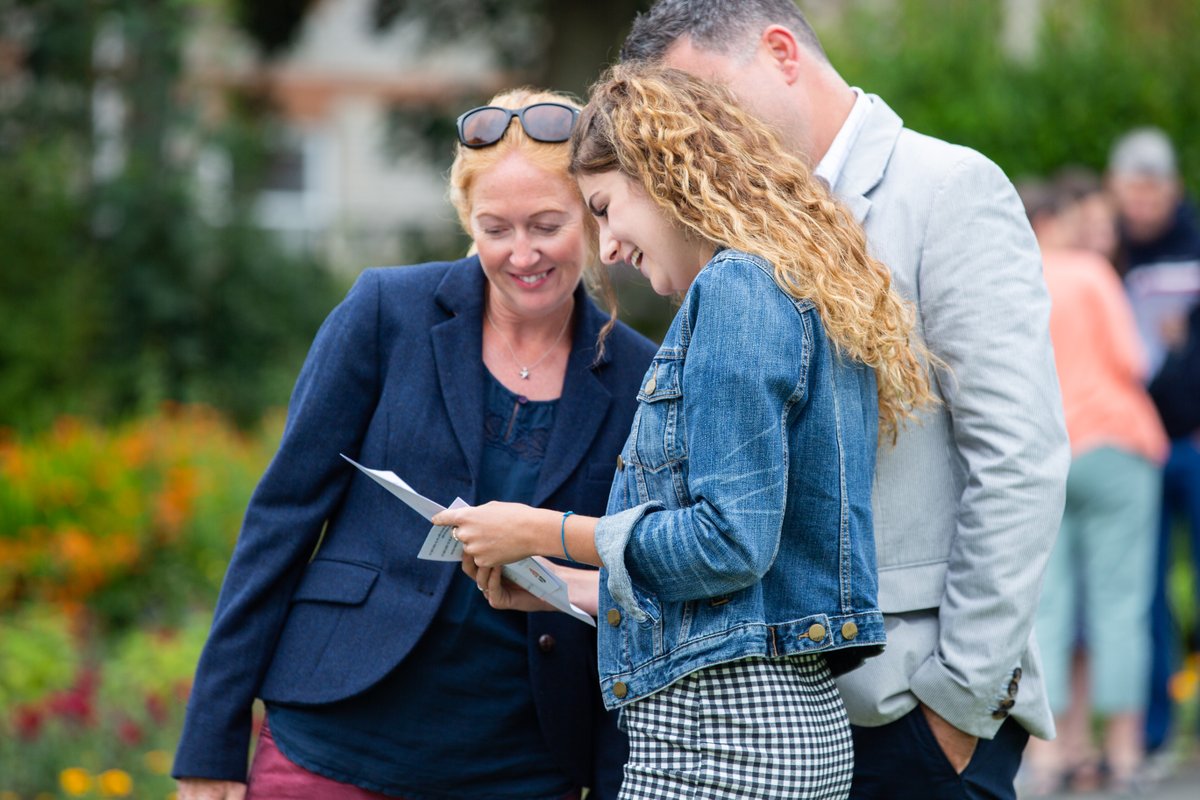 Looking forward to welcoming our students from 9:30 am tomorrow morning (Thursday 25 August), to collect their GCSE results. Wishing everyone the best of luck!

For more information, please visit: ow.ly/p28C50KqbFH

#Exams #ResultsDay #GCSE #GCSEResults