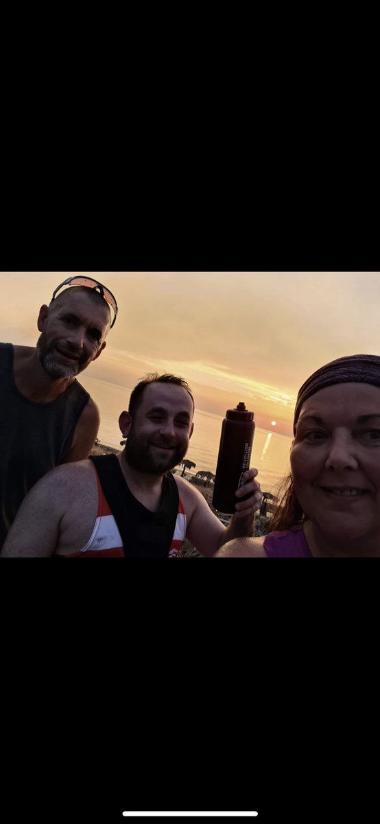 DanielCarlin123's tweet photo. 10k run this morning after mile 2.5 I fell over twisted and grazed my knee and my running trainers ripped it was srsinjng and thunder and lightning in Greece. I had two options give up and go home or keep going I opted to keep going. #runner #rugbyrunner #JTMAtwellbeing https://t.co/vCp4aaFI8B