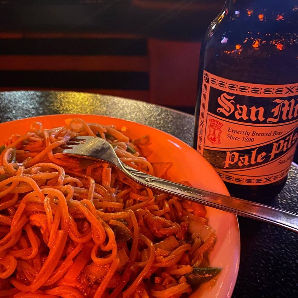 MartinOswaldII's tweet photo. beer &amp; food pairing: unusual but surprisingly good — PANCIT! you have to try @memento_bar ‘s.
(3/3)
#nofilter #beer #beerstagram #foodporn #foodphotography #foodstagram #love #pancit #favorite #pinoyfood #noodles #instafood #foodporn #foodie #instafoodie… https://t.co/TSxCrASjFX https://t.co/sOZjXfz2wK
