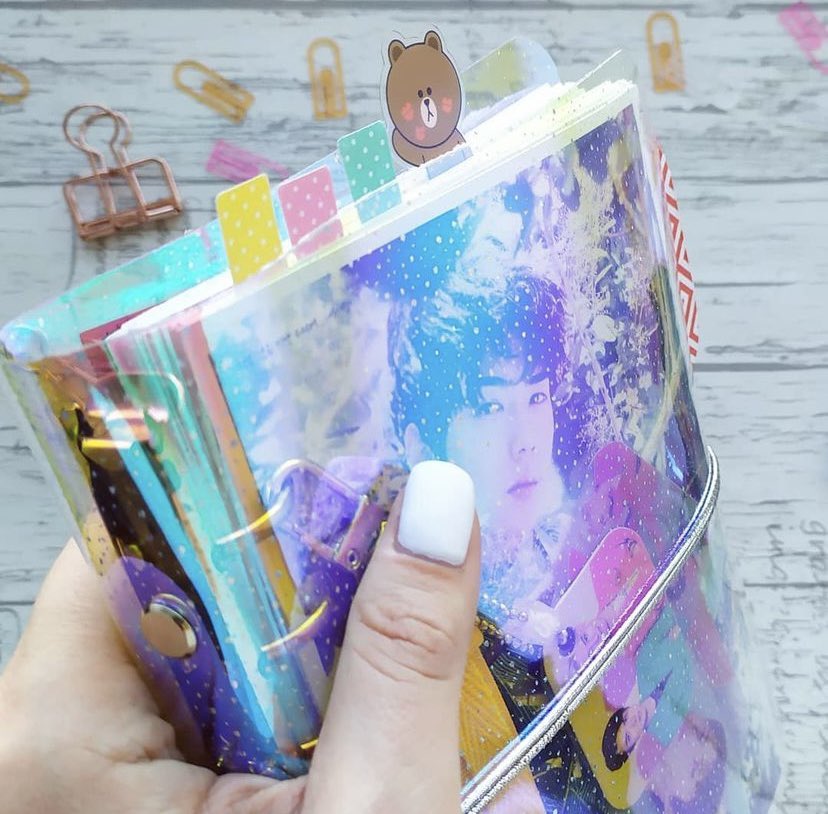 ZhenyaNote's tweet photo. 🌸𝙽𝚘𝚝𝚎𝚋𝚘𝚘𝚔🎀 

💕right here⬇️I can make the notebook with your bias 💝 in my IG https://t.co/EtkNeeCWs9

#kpop #kpopstaff #блокнот #ручнаяработа #скетчбук #sketchbookhandmade  #sketchbook #notebook
#PENTAGON #bts #exo #SHINee https://t.co/qt0maU8ORb