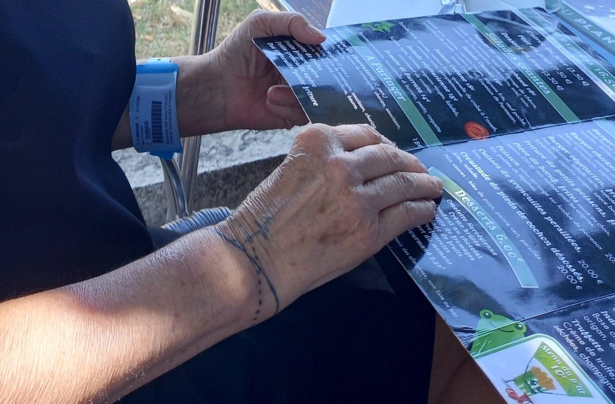 🚨DISPARITION INQUIÉTANTE 🚨

Ma tante a disparu hier aux alentours de 17h.

Elle était hospitalisée au CHU Gabriel Montpied à #Clermont-Ferrand  

Merci de diffuser autour de vous 🙏🏼

#Auvergne #Clermont #DisparitionInquiétante <a href="/ClermontFd/">Clermont-Ferrand</a>