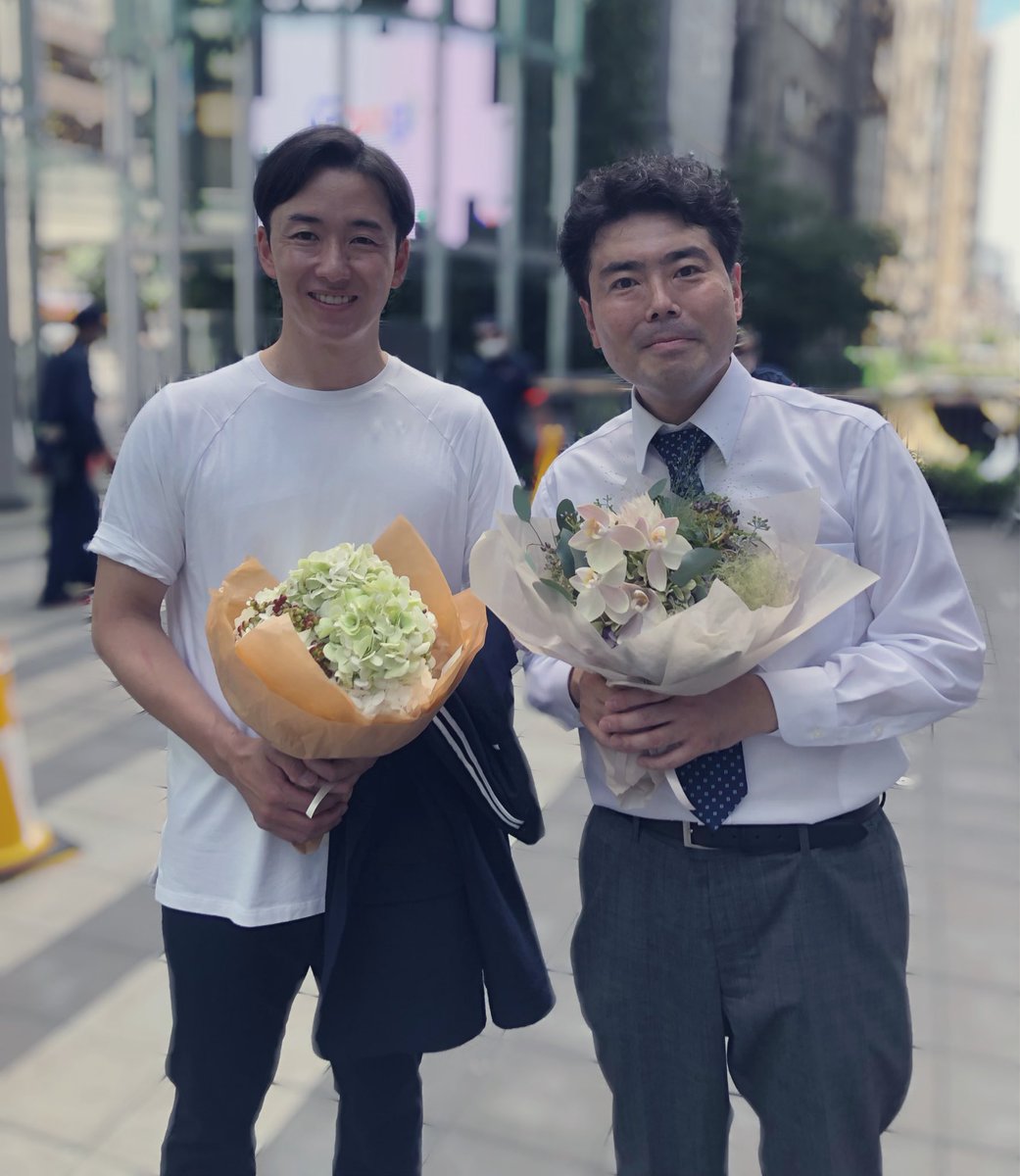 shigeyamaguchi's tweet photo. 📣CMに出演とナレーションをしました!
クラウド型の法人カード「ペイルド」テレビCM「決め球」篇
↓↓↓
https://t.co/Xl8jaiM7eZ
色々な球編があるのでそちらも是非!
元プロ野球選手の斎藤佑樹さんと共演させて頂きました。
まさかハンカチ王子の前で
ハンカチを拭く日がくるなんて☺️
#paild https://t.co/KUf2SiIxzK