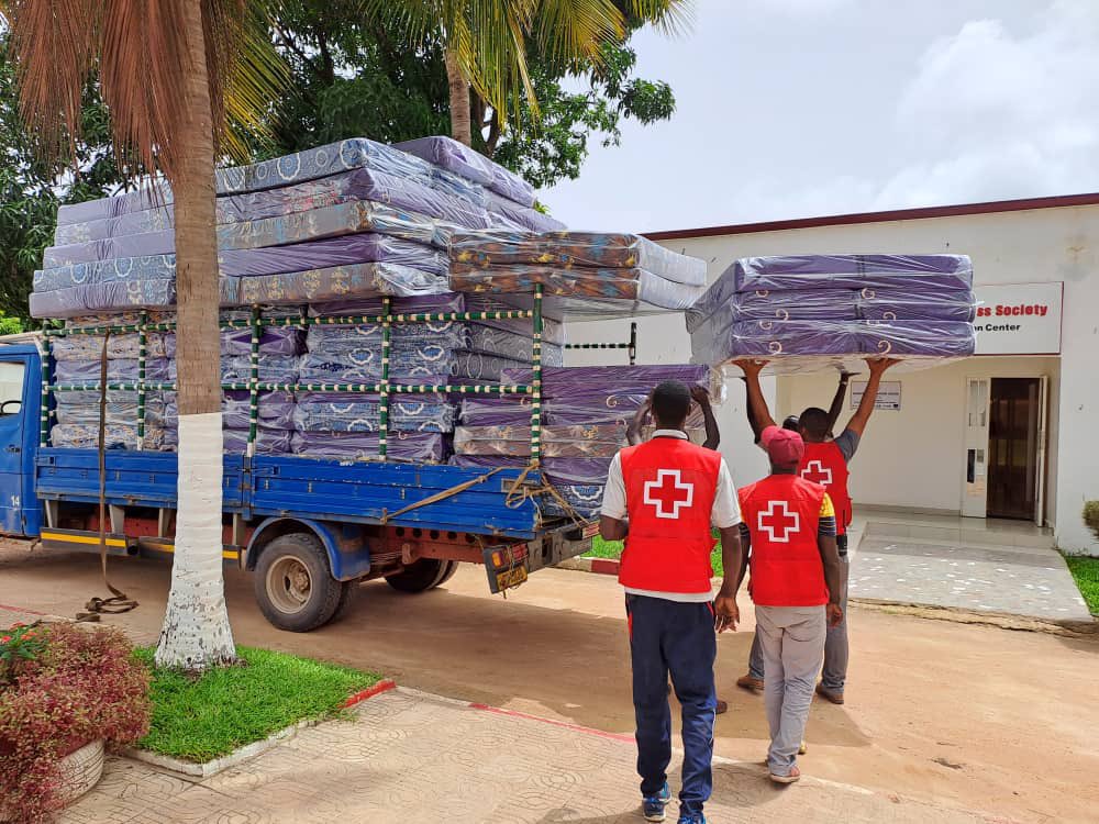 With the support of the Swedish Civil Contingencies Agency (MSB) and ECHO, the JEU deployed an environmental specialist in water and sanitation to complement the UNDAC Team in support of the Government of The Gambia following the floods in the country. 