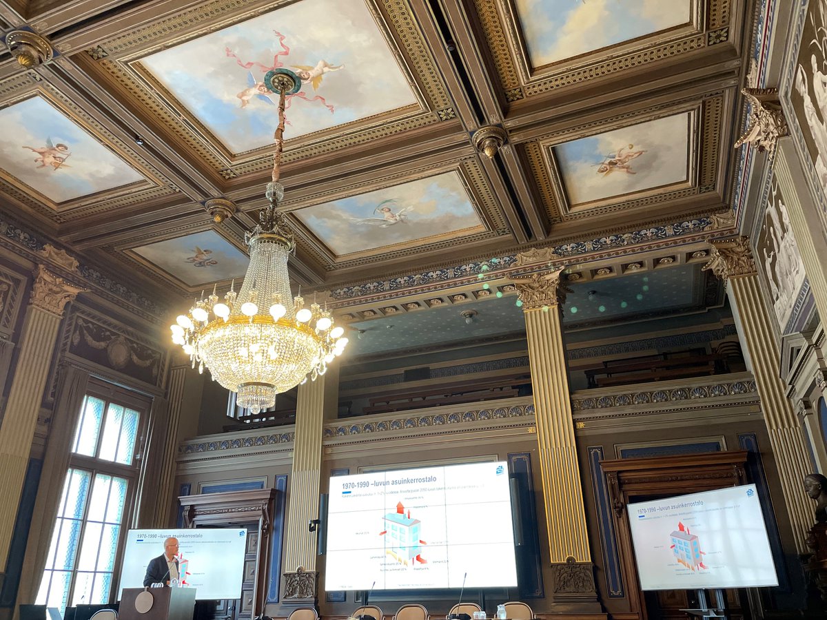 <a href="/il_salo/">Ilkka Salo</a> <a href="/tateteollisuus/">Talotekniikka</a> totesi #instruct seminaarissa,, että tulevaisuudessa (osin jo nyt) rakennus ei ole erillinen yksikkö, talotekniset järjestelmät eivät ole erillisiä osakokonaisuuksia, automaatio&amp;anturointi lisääntyvät ja rakennus on itseoppiva.