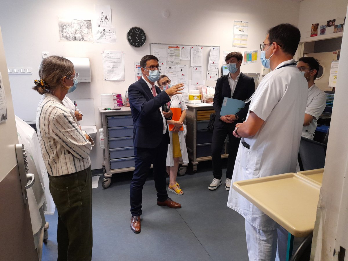 Hier, l'Hôpital de Nanterre a reçu la visite de Pascal Gauci, secrétaire général de la @Prefecture92, venu à la rencontre des équipes de l'établissement.