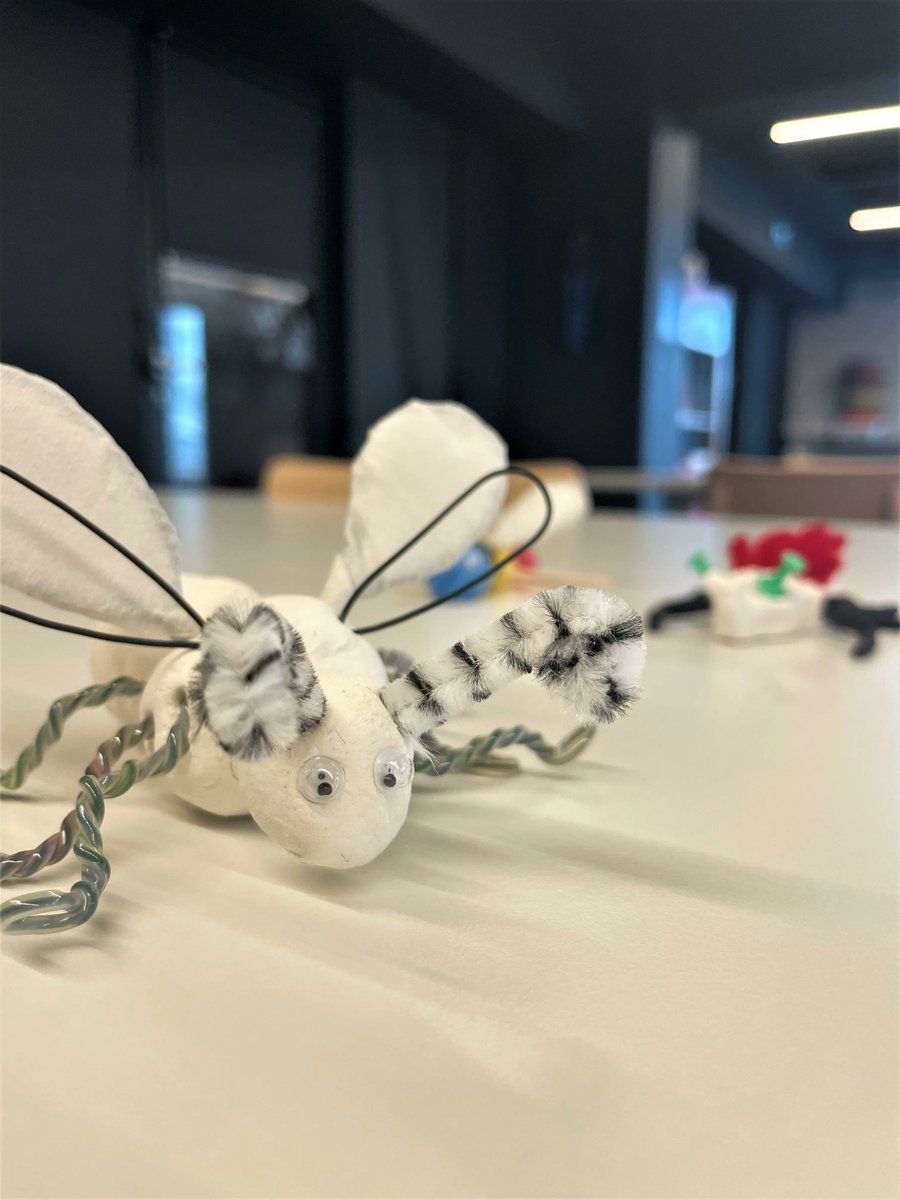 Qu’est ce qui a 6 pattes, 2 paires d’ailes et 2 antennes 🤔 ? Un insecte bien sûr ! Venez découvrir les secrets de ces animaux mal aimés en compagnie d’un médiateur du #MOBE. 🐞🐝🐜
Le 24 août à 10h et 11h pour les 7-10 ans.
Sur réservation ➡️ buff.ly/3yhmcup