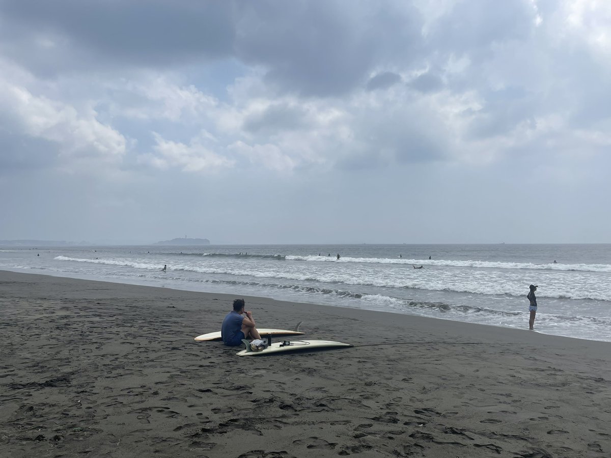 SUGARM90428266's tweet photo. 今日は
出遅れたけど
人も少なくて
ええ波でした
サイズ　もも
#茅ヶ崎
#ロングボード
#チーパー
#シングルフィン https://t.co/19wxR1iHE0
