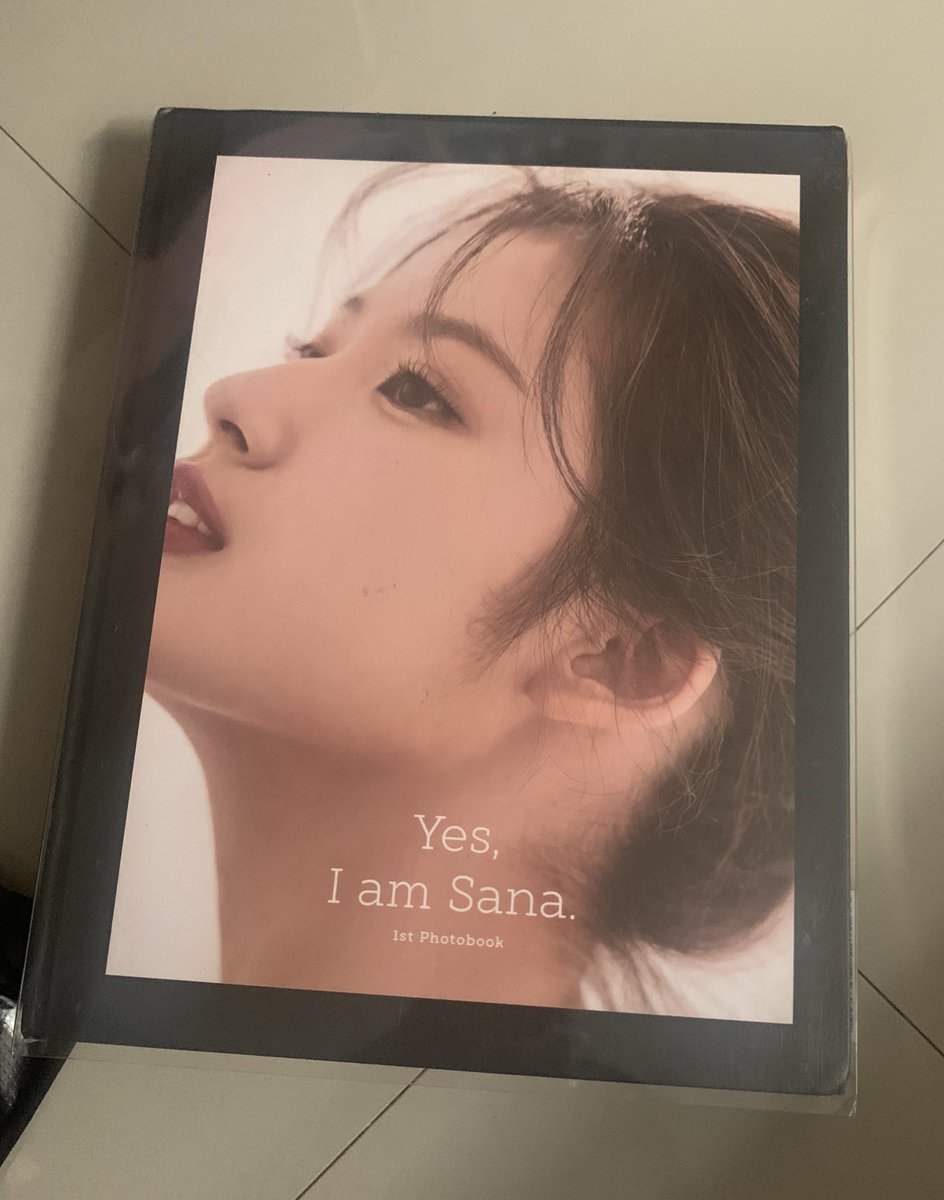 urtzulove's tweet photo. — smol giveaway !
# Yes I am sana photobook / yias

(Black ver)

— like &amp; rt the twt ! 
— winner must cover sf 

! Ends on august 26

Small thanku sa nagbubuy ng bentabols ko >< https://t.co/G2skDcyhsN