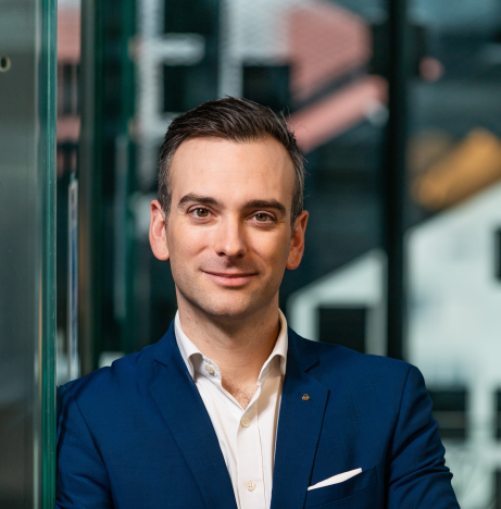 À la tête de l'organe politique du <a href="/CreditMutuel/">Crédit Mutuel</a>, Pierre-Edouard Batard n’aime rien tant que servir l’intérêt collectif. Cet X-Ensae de 38 ans, s'épanouit tout à la fois dans la prise de hauteur stratégique et la compréhension des #enjeuxopérationnels.

👇
lnkd.in/eARtX8xp