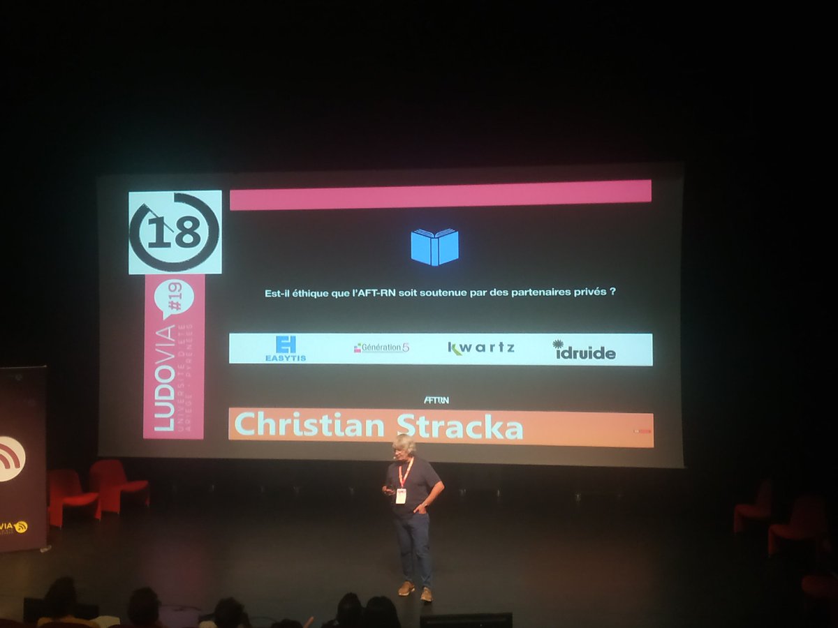 StephaneLastere's tweet photo. #Peshakucha de @CStracka @AftrnTice
➡️L' éthique numérique : homo numericus, le reconditionnement, un numérique plus juste, la souveraineté des données, la formation des enseignant-e-s par les #ERUN et #CPCnum, les partenariats privés... https://t.co/vhO7E12H7m