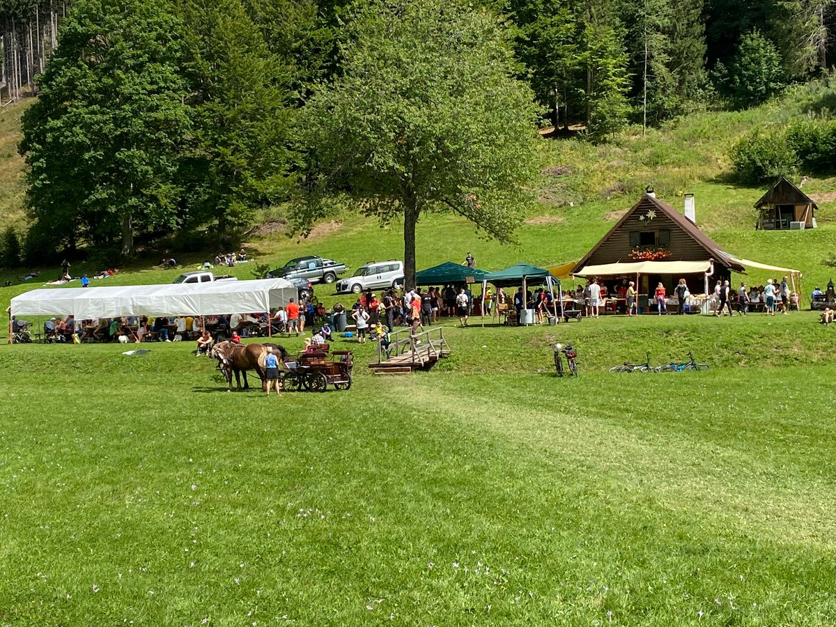 staff_M_Fedriga's tweet photo. ⚠️Ultimo week end per partecipare alla 18ª edizione di #BaiteAperte in #ValBartolo, l’evento che si svolge nell’omonima valle a Camporosso organizzata dall’Associazione 100% Valcanale.
Scopri di più 👉🏻https://t.co/BopHmymCoj
#iosonoFriuliVeneziaGiulia https://t.co/13ayBPXtRc