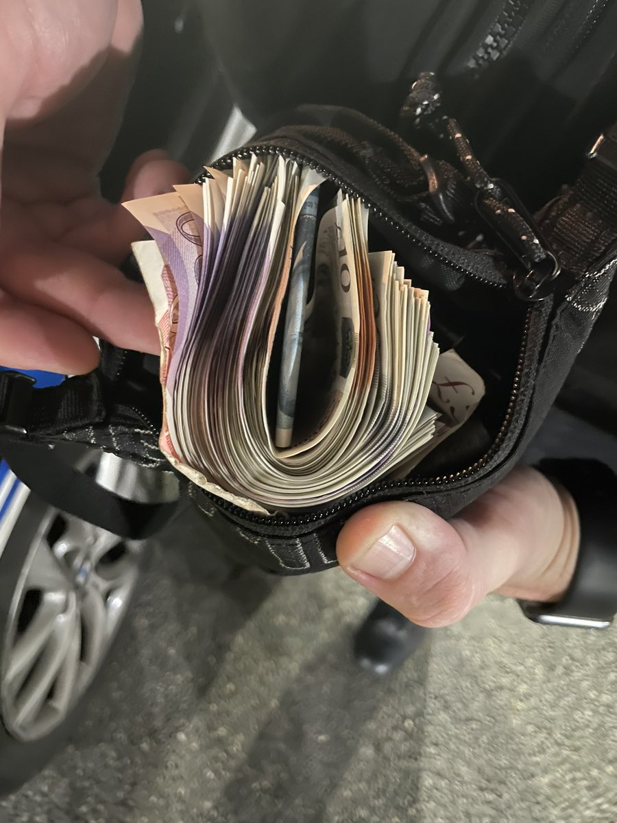 MPSSpecials's tweet photo. Car involved in aggravated burglary in @EssexPoliceUK area found &amp; followed by #EAtaskforce before being stopped with support from @MPSRTPC in @MPSHavering 

Vehicle &amp; cash seized, 2x arrested for:
Aggravated Burglary 
Poss Criminal Property &amp; Drugs
Drug Drive &amp; No Insurance https://t.co/aTVHCbrnrJ