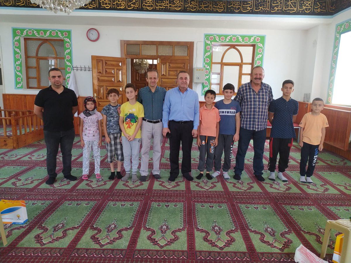 İsmail Akbak (@akbakismail) on Twitter photo Ilgazımızda faaliyet gösteren yaz Kuran Kurslarımızı Yönetim kurulu üyelerimiz ve GK Başkanımız <a href="/CihanOZK/">Cihan ÖZKAN</a> ile birlikte ziyaret ettik. Öğrencilerimize Sn.Cumhurbaşkanımız <a href="/RTErdogan/">Recep Tayyip Erdoğan</a>‘ın selamlarını ileterek başarılar diledik.Misafirperverlikleri için hocalarımıza teşekkür ederiz… Ilgazımızda faaliyet gösteren yaz Kuran Kurslarımızı Yönetim kurulu üyelerimiz ve GK Başkanımız <a href="/CihanOZK/">Cihan ÖZKAN</a> ile birlikte ziyaret ettik. Öğrencilerimize Sn.Cumhurbaşkanımız <a href="/RTErdogan/">Recep Tayyip Erdoğan</a>‘ın selamlarını ileterek başarılar diledik.Misafirperverlikleri için hocalarımıza teşekkür ederiz…