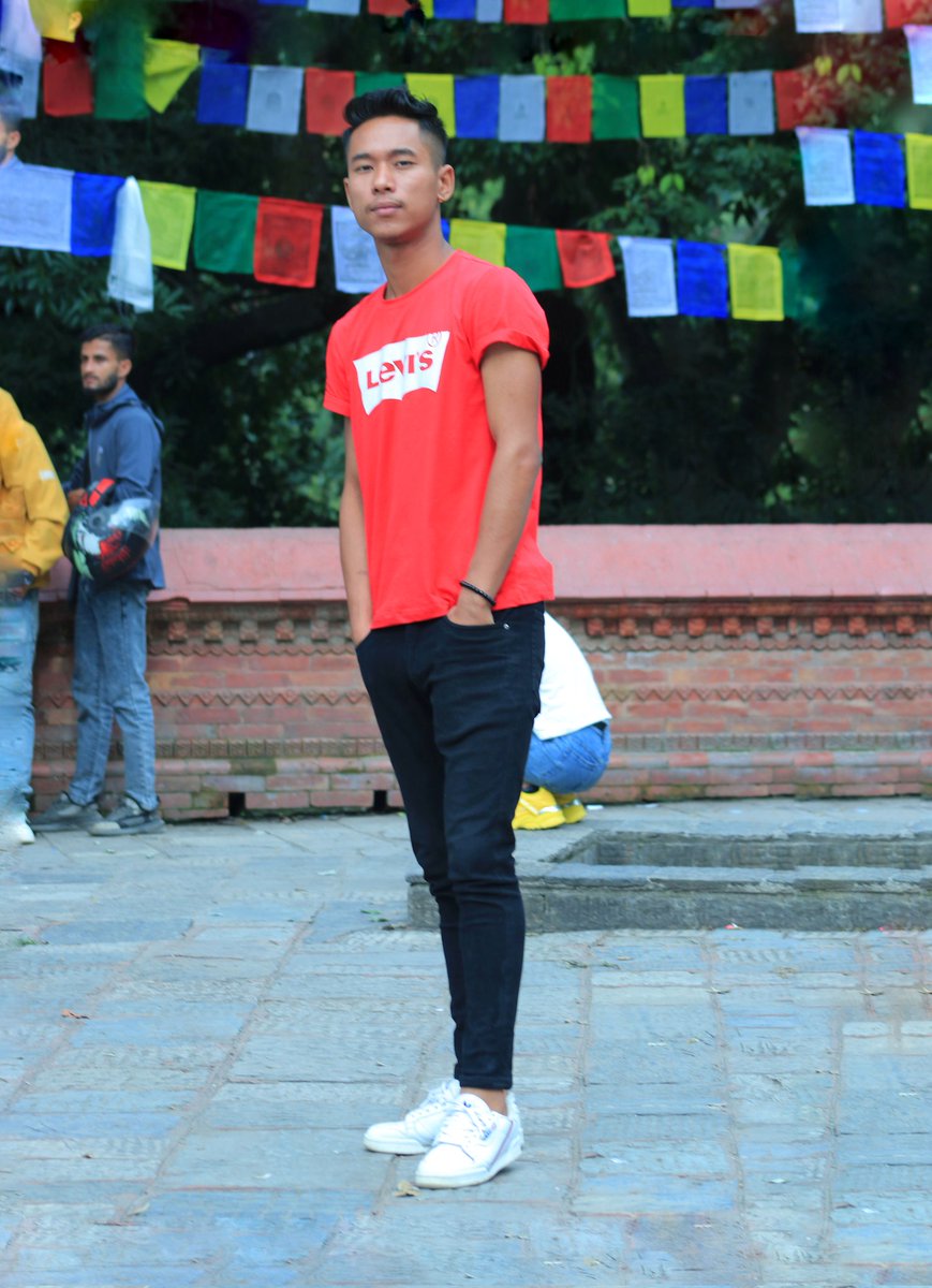 उपहरस्वरूप यो तस्बिर माया गर्ने हरुलाई ♥️