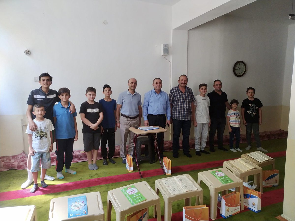 İsmail Akbak (@akbakismail) on Twitter photo Ilgazımızda faaliyet gösteren yaz Kuran Kurslarımızı Yönetim kurulu üyelerimiz ve GK Başkanımız <a href="/CihanOZK/">Cihan ÖZKAN</a> ile birlikte ziyaret ettik. Öğrencilerimize Sn.Cumhurbaşkanımız <a href="/RTErdogan/">Recep Tayyip Erdoğan</a>‘ın selamlarını ileterek başarılar diledik.Misafirperverlikleri için hocalarımıza teşekkür ederiz… Ilgazımızda faaliyet gösteren yaz Kuran Kurslarımızı Yönetim kurulu üyelerimiz ve GK Başkanımız <a href="/CihanOZK/">Cihan ÖZKAN</a> ile birlikte ziyaret ettik. Öğrencilerimize Sn.Cumhurbaşkanımız <a href="/RTErdogan/">Recep Tayyip Erdoğan</a>‘ın selamlarını ileterek başarılar diledik.Misafirperverlikleri için hocalarımıza teşekkür ederiz…