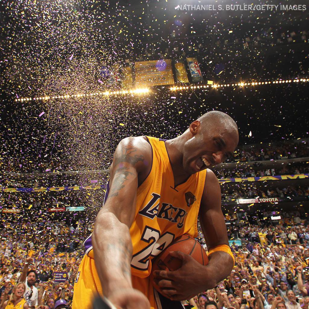 Byrus06's tweet photo. Happy birthday legend. we miss you.. @kobebryant 💜💛 https://t.co/xh4xY6rkbi