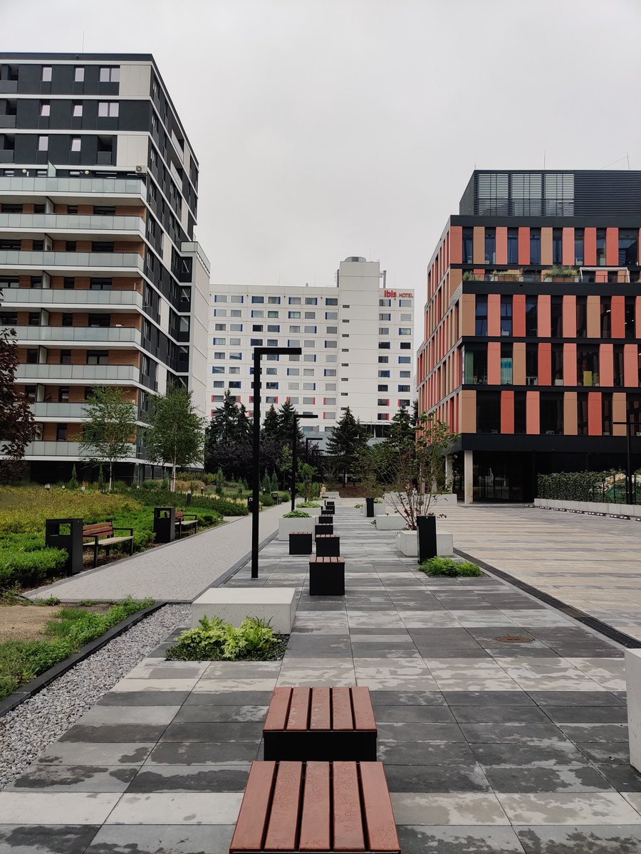 ondaballboy's tweet photo. Old Wrocław versus New Wrocław https://t.co/Y5Jv7G1Qpc