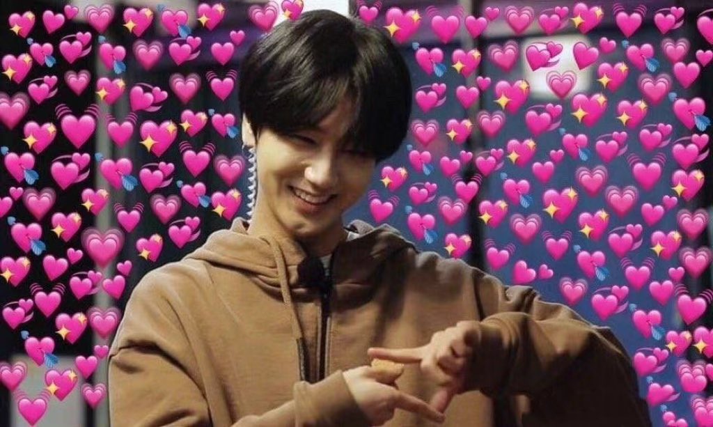 ELFDebora's tweet photo. Happy birthday to my Yesung~❤️❤️❤️❤️😘😘😘🥳🥳🥳🎂🎂🎂🎂@shfly3424 https://t.co/51Z92TIYkS