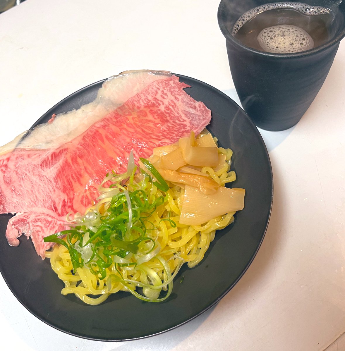 balcolab_m's tweet photo. 本日も元気にopen🍺
お席空きございます♪

当店グランドメニューリニューアルしました🤩🙌
低温調理されたお肉や、鳥レバーやホルモンなどもございます😍
アルコールとの相性抜群です‼️

たくさんのご来店お待ちしております🙌

バルコラボ松山店
open18:00〜24:00
℡098-863-3571 https://t.co/UX68bU7aTX