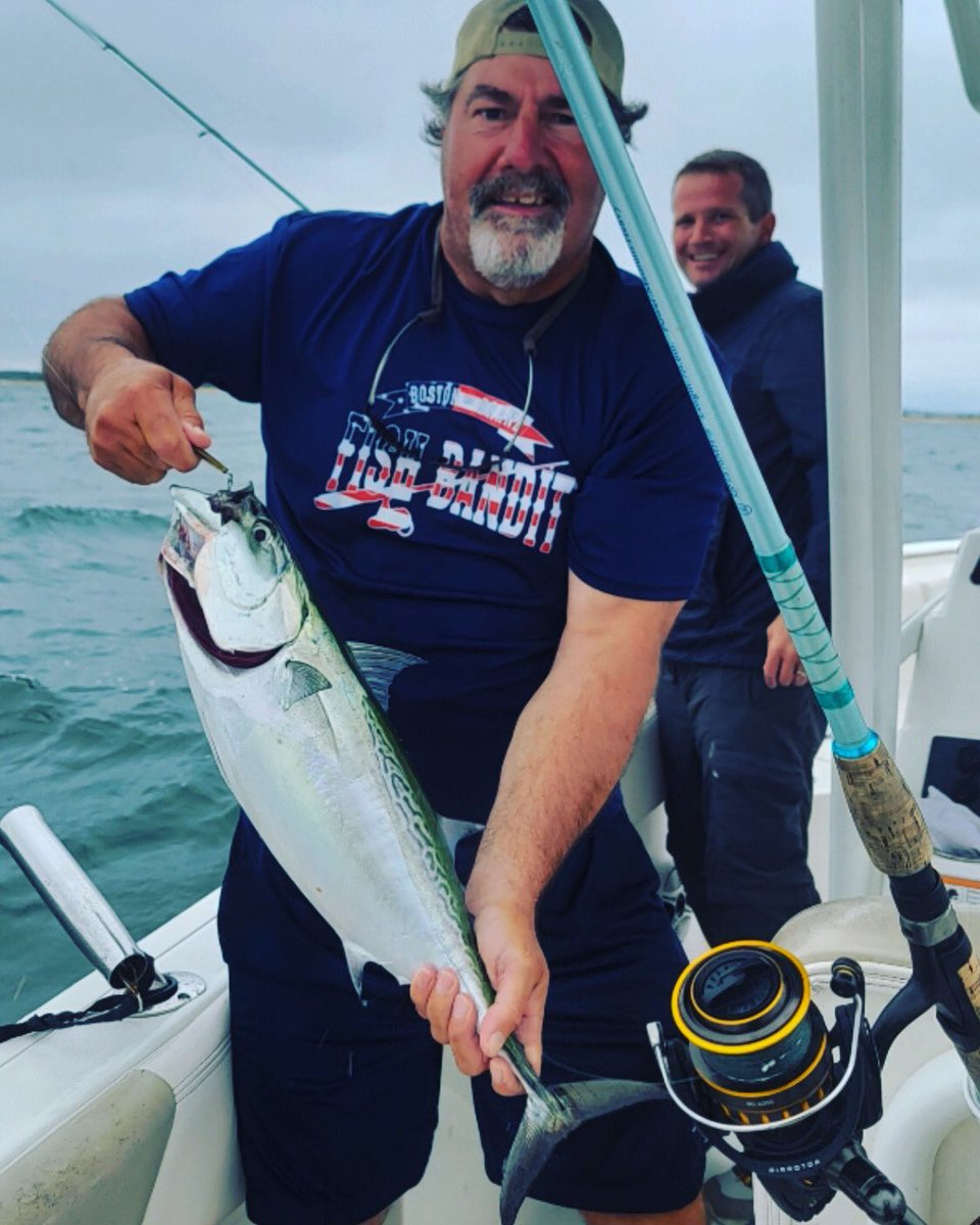 The_Fish_Bandit's tweet photo. Fish Bandit Charters out of Falmouth MA on Cape Cod landing a few Albies!
#Fishing #Albies #Robalo #Salt #CapeandIslands check out https://t.co/axiX16XP9I https://t.co/O9KNweXBSS