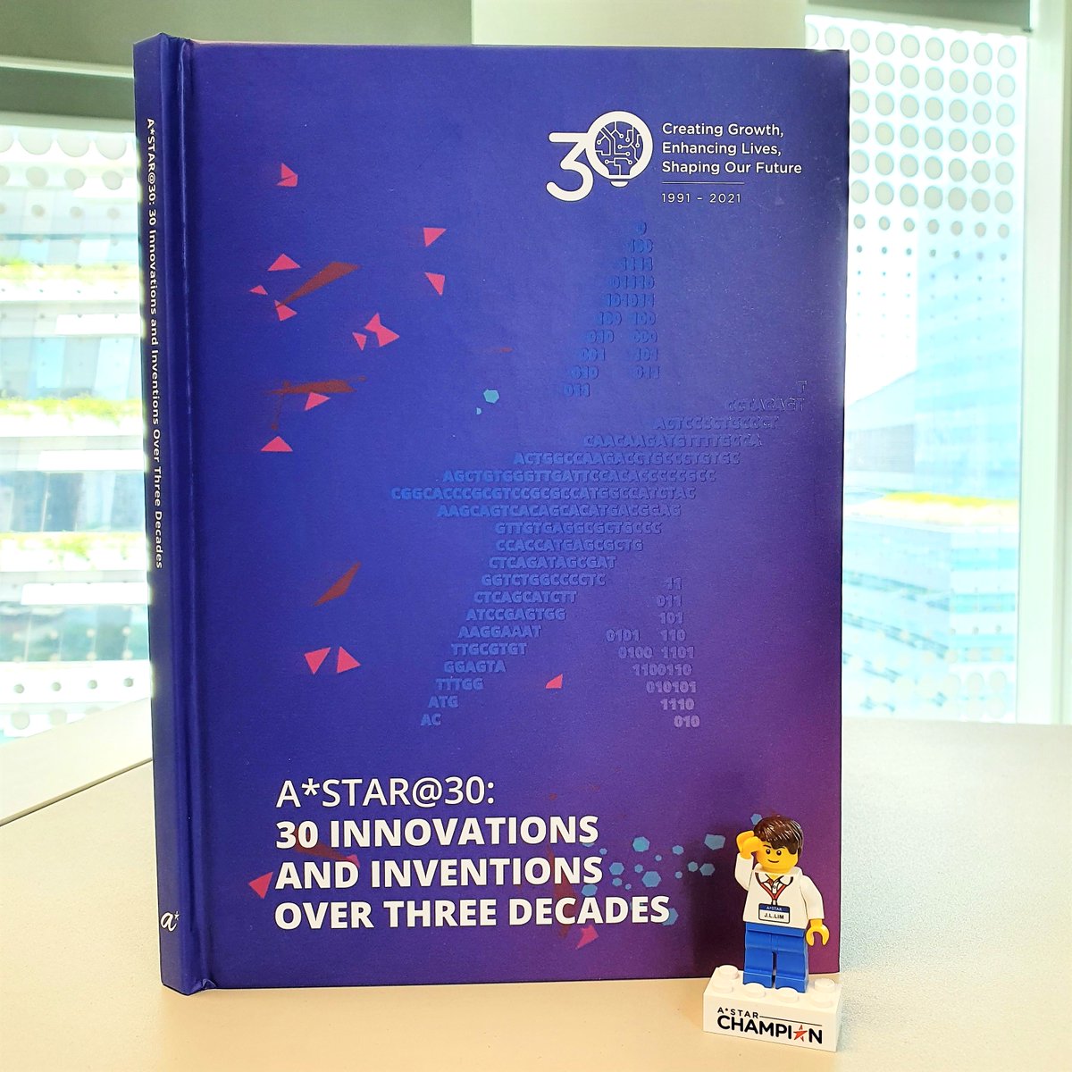 limjunlong's tweet photo. Finally got a copy of the A*STAR@30 book published by A*STAR !
Photo taken: 17.08.2022
Edited with GIMP
#limjunlong #ASTARResearch #ASTAR #Research #ASTARIntern #ASTARChampion #science #innovation #Singapore #Singaporean
https://t.co/W8A0tpPu9u
https://t.co/1HTppocGIf https://t.co/6KFbiCfIFm